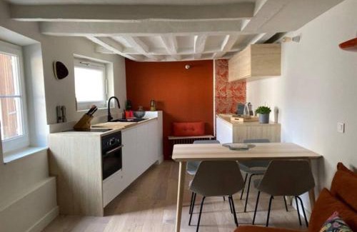 Montfort-l'Amaury Apartamento | Studio du Onze Charmant studio avec chambre en mezzanine centre Montfort L'Amaury