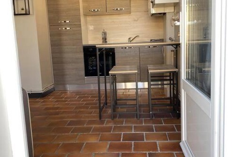 Surgeres Apartamento | Studio duplex meublé avec place de parking