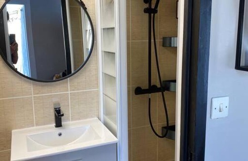 Surgeres Apartamento | Studio duplex meublé avec place de parking