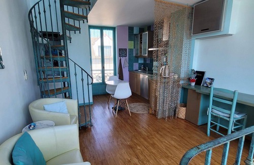 Milly-la-Foret Apartamento | Estudio-Estándar-Baño con bañera-Vista a la Ciudad-3 Star