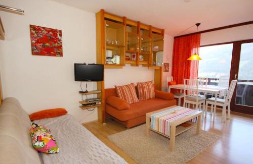 Untertschern Apartamento | Studio Edelweiss by Interhome