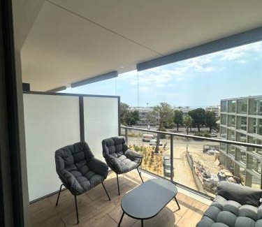 Saint-Laurent-du-Var Apartamento | Studio en bord de mer avec piscine sur le toit