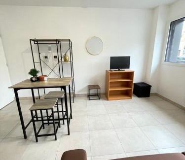 Centre ville - Urbanistes Apartamento | Studio en plein cœur de Fougères avec parking privée