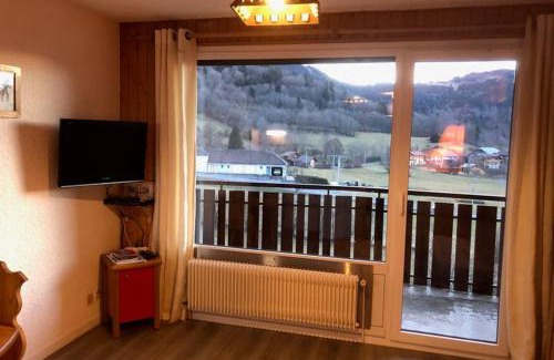 Thollon-les-Memises Apartamento | Studio entièrement rénové entre lac et montagne