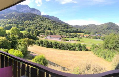 Thollon-les-Memises Apartamento | Studio entièrement rénové entre lac et montagne