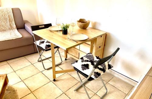 Septemes-les-Vallons Apartamento | Studio entre Aix en Provence et Marseille et parking