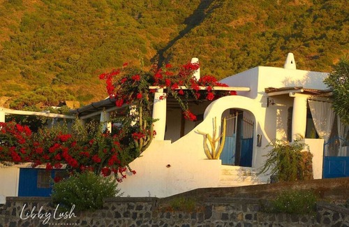 Malfa Apartamento | En Salina-Eolie pequeña residencia entre mar y volcanes.