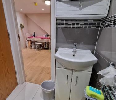 Heston Central Apartamento | Studio flat, Heathrow, Free parking, Netflix
