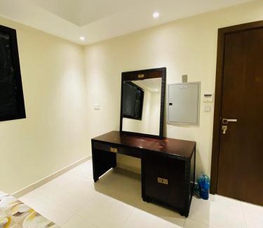 Madinat Zayed Apartamento | Studio Flat is available for rent