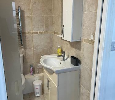 Seven Sisters Apartamento | Studio flat Manor House station.