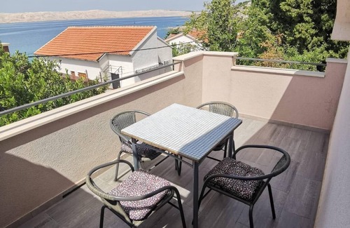 Ribarica Apartamento | Apartamento-estudio en la playa Ribarica, Karlobag (AS-23603-a)