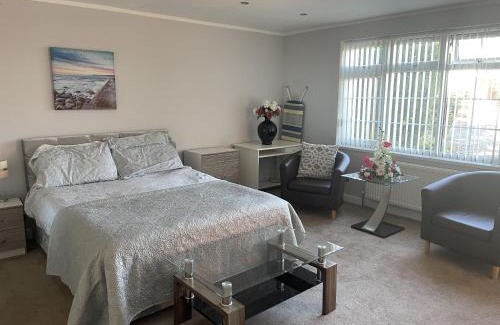 Solihull Apartamento | studio flat near NEC, Solihull & Airport. Short & Long stay Contractors HS2, NHS