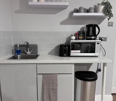 Solihull Apartamento | studio flat near NEC, Solihull & Airport. Short & Long stay Contractors HS2, NHS
