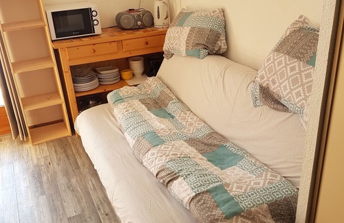 Bernex Apartamento | Estudio, capacidad para cuatro personas, esquí a pie de puerta, servicio de conserjería, limpieza y ropa de cama