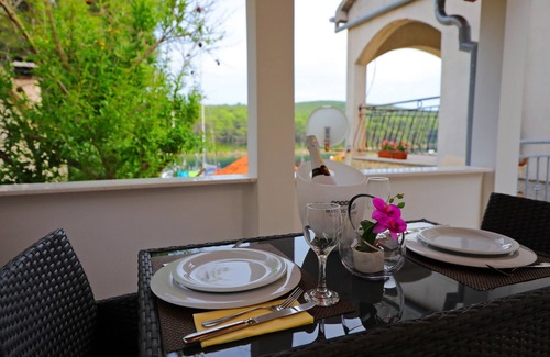 Molat Apartamento | Apartamento-estudio con terraza y vista al mar Molat (AS-18433-a)
