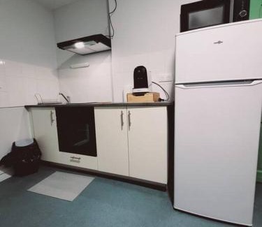Pierrefitte-sur-Seine Apartamento | Studio fonctionnel proche gare Pierrefitte Stains "Appart 2"