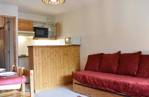 Meribel Centre Apartamento | Estudio para 4 en Méribel, cerca de las pistas, balcón, guardaesquís, no se admiten mascotas