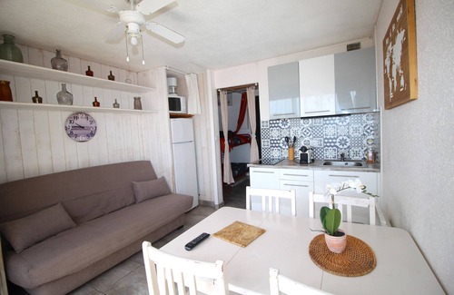 Les Arenes Apartamento | Studio for 4 people in a residence with swimming pool + parking
