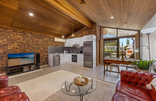 Port Macquarie Cabaña | Studio Fran - Port Macquarie canals