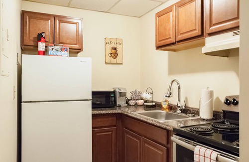 Downtown Apartamento | Studio getaway right by Yale - EXPERTLY SANITIZED