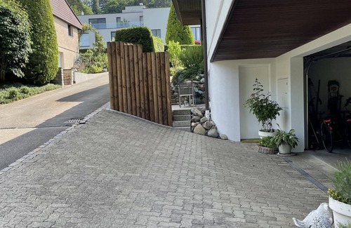 Uster District Apartamento | Studio Gocki: by the forest and close to Zurich