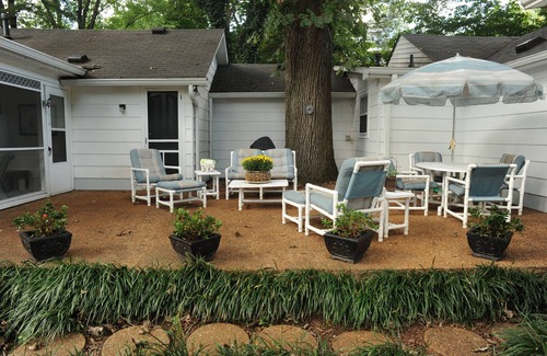 Franklin Casa | Studio Apartment, Walk to Downtown Franklin, Pets, Big Yard y operado por locales