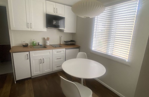 Granada Cabaña | Studio House in Prime Location - close to Siesta Key Beach and Downtown