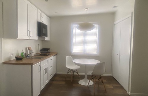 Granada Cabaña | Studio House in Prime Location - close to Siesta Key Beach and Downtown