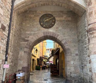 Hyeres City Centre Apartamento | Studio Hyères -Rue piétonne Climatisation lit 160 tout équipé - Sabrina