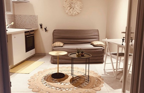 Allauch Apartamento | Studio in a the Heart of Provence
