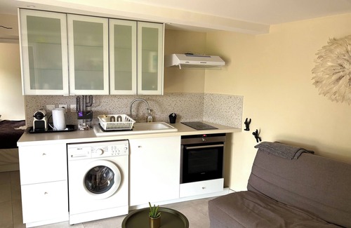 Allauch Apartamento | Studio in a the Heart of Provence