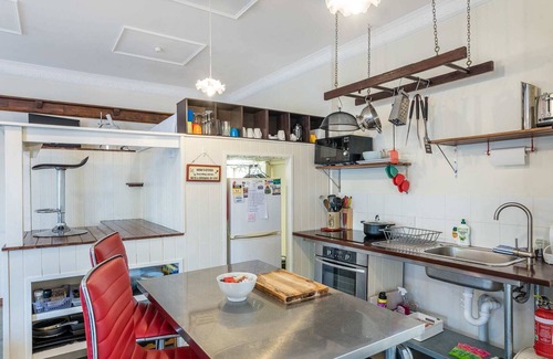 Ashgrove Apartamento | Studio in Ashgrove W/Bedroom Loft