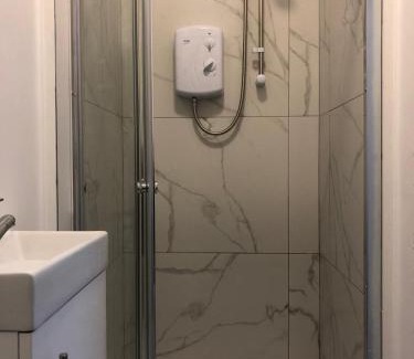 Bolton Apartamento | Studio in Bolton town, Short stay studio 5,