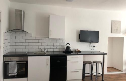 Bolton Apartamento | Studio in Bolton town, Short stay studio 4