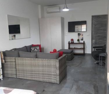 Dbayeh Apartamento | Studio In Dbayeh In A Prime Location, Wifi, 38sqm