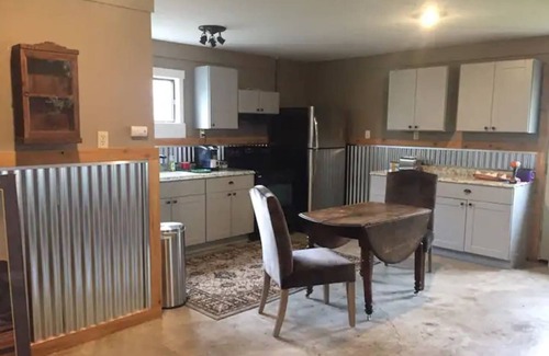 Craig Cabaña | Studio in Downtown Craig - Walk to Missouri River!