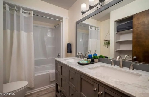 Granby Condominio | Studio in Granby. Near Grand Lake & Rocky Mtn National Park. Pool & HotTubs 213
