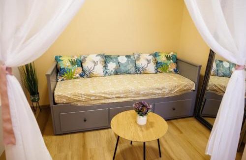 Old City Apartamento | Studio in Old Town's 1752 Hotel