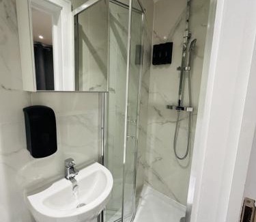 Magherafelt Apartamento | Studio in Oval London