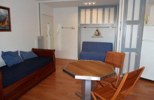 Arzon Apartamento | Studio in Port Crouesty residence with summer swimming pool