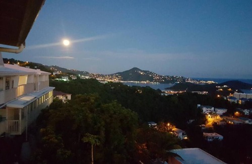 Altona Casa | Studio in St. Thomas Sunset Gardens Guesthouse