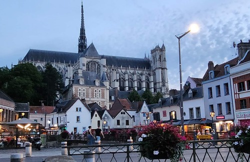 Saint-Leu Apartamento | Studio in the heart of the city & Cathedral, tourist and business stays.