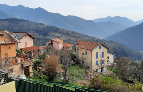 Belvedere Apartamento | Studio in village with breathtaking valley views