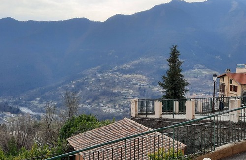 Belvedere Apartamento | Studio in village with breathtaking valley views