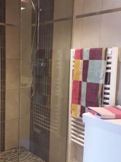 Ledenon Casa | Studio Indépendant avec parking fermé et sécurisé