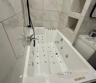 Les Angles Apartamento | STUDIO JACCUZZI A 2 Min dAvignon