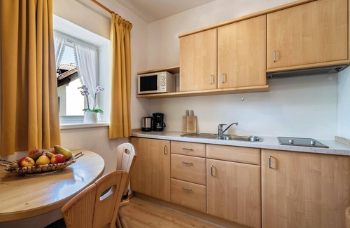 Nalles Apartamento | Estudio "Kreuzwegerhof Nals Blaub" con vistas a la montaña, piscina, Wi-Fi y jardín