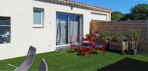 Rieux-Minervois Apartamento | Studio l'Obrador 25 m2 - Cuisine & terrasse - accès piscine