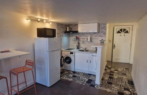 Lezignan-Corbieres Apartamento | Studio L'Occitan en plein centre ville avec balcon
