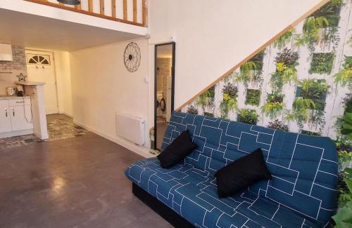 Lezignan-Corbieres Apartamento | Studio L'Occitan en plein centre ville avec balcon
